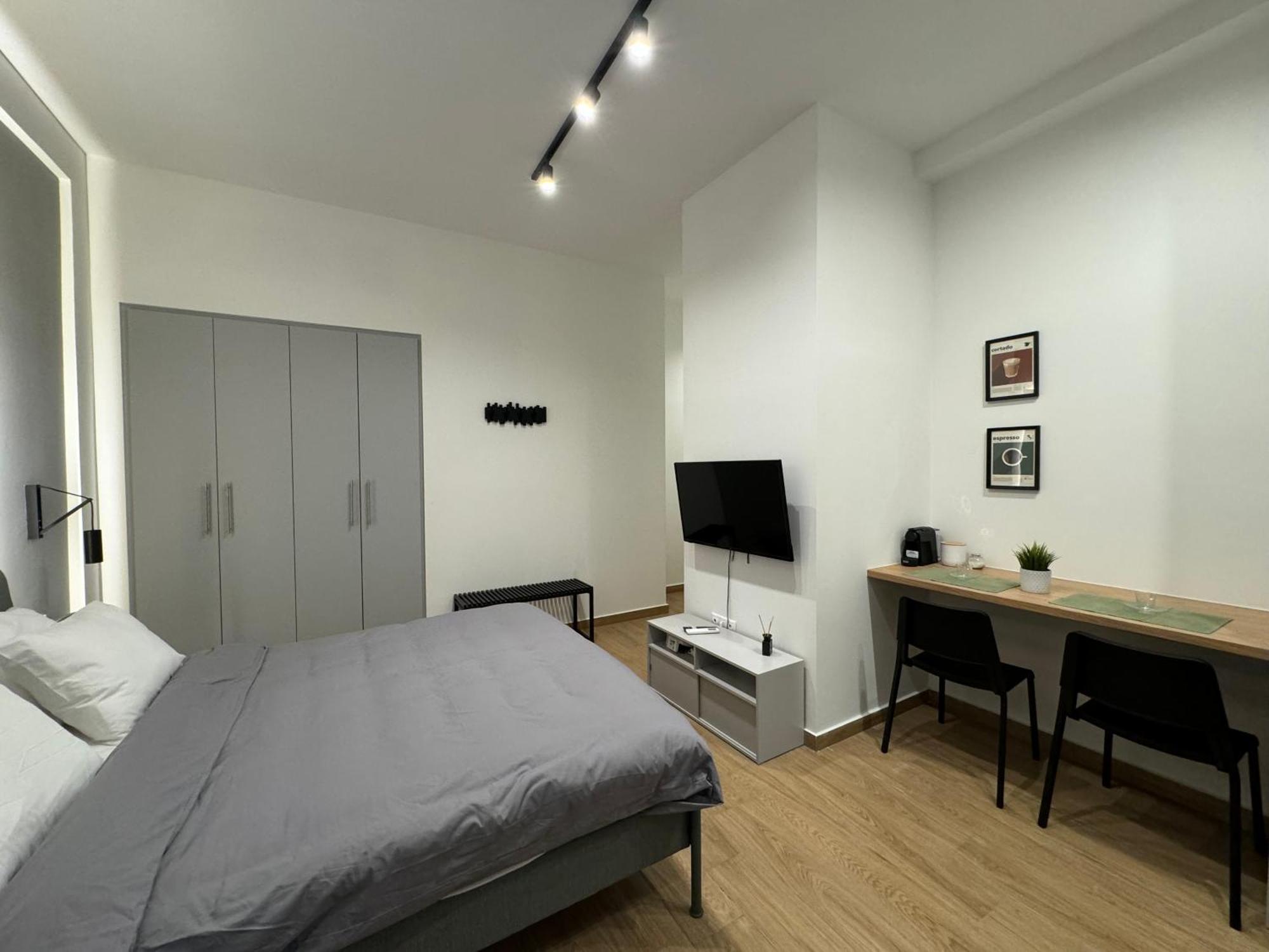 Dekolomvou Apartment