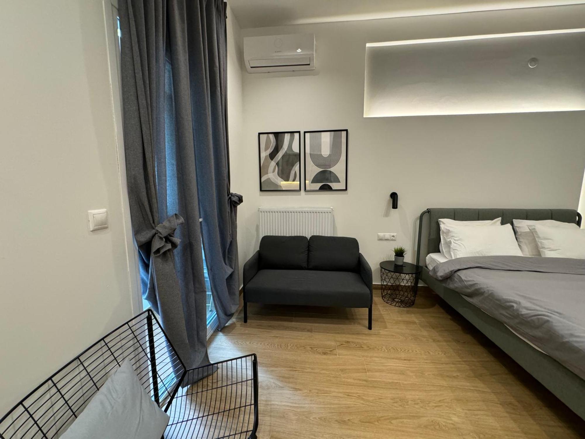 Dekolomvou Apartment